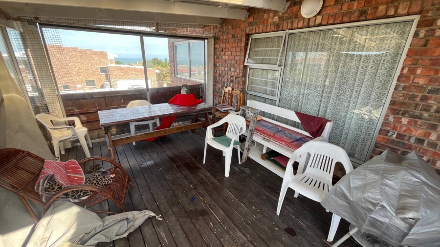 5 Bedroom Property for Sale in Wavecrest Eastern Cape